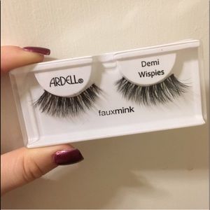 False eyelashes